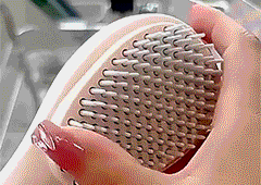 Easy-Cleaning Retractable Massage Hair Brush